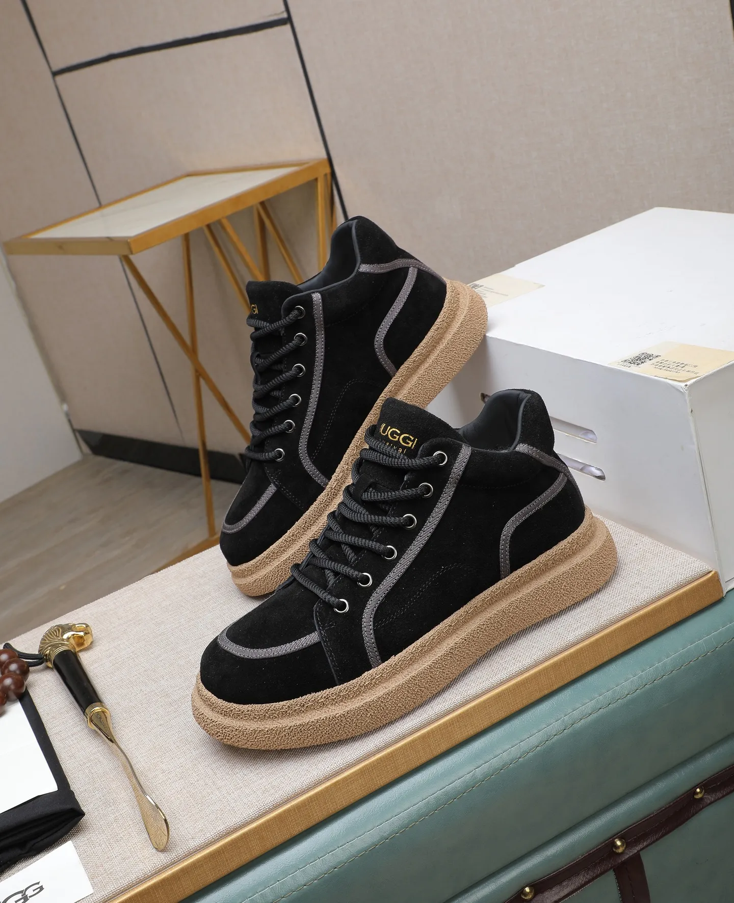 Men's shoes 💰600 IUGGI new retro presbyopia men's shoes, casual and versatile, full of high-end sense, fashionable, luxury and personalized style, joint style, retro presbyopia factor, full of handsome style, first layer suede cowhide, wool lining, rubber outsole, light and non-slip size: 39-44